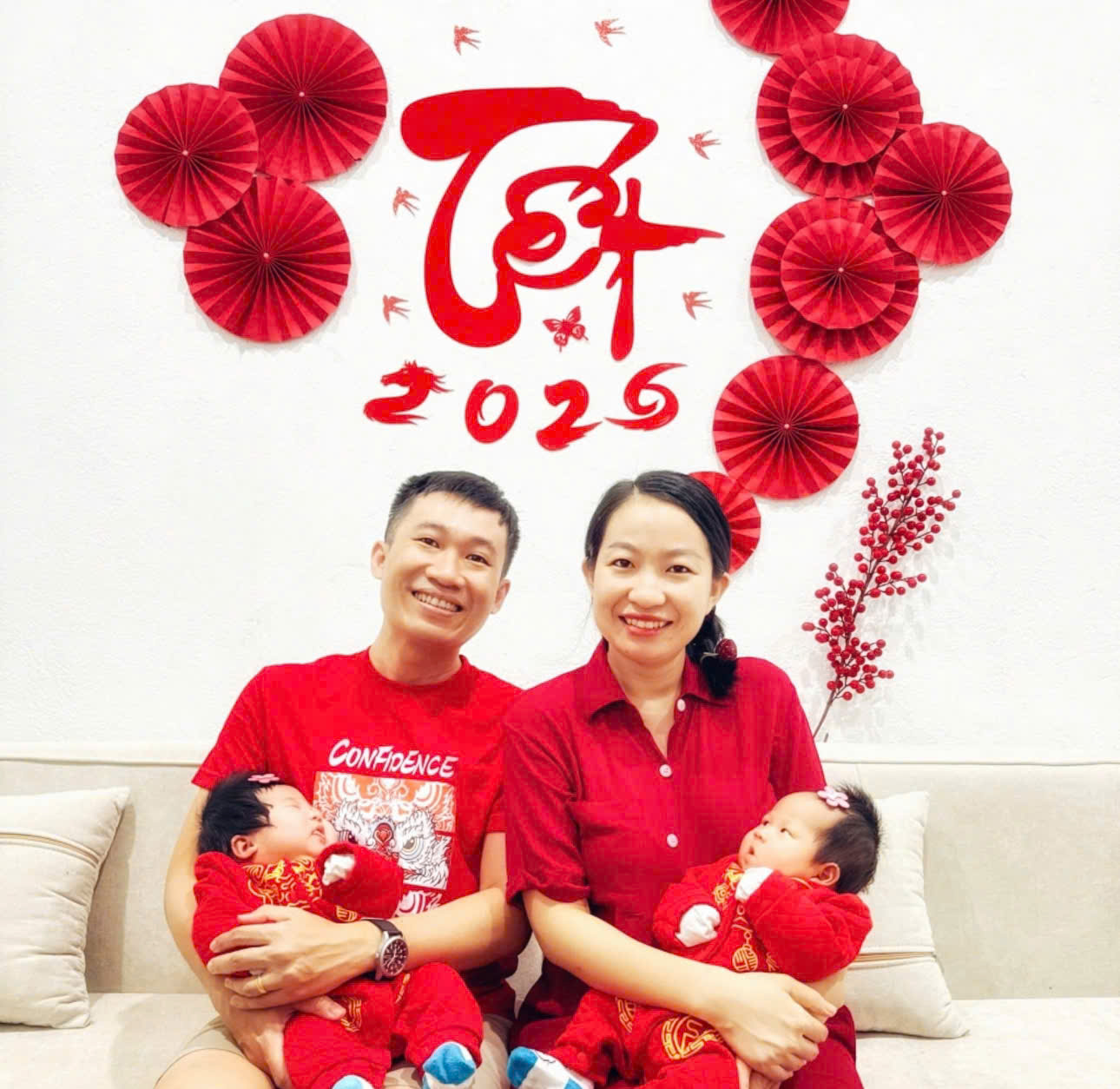 Đại gia đình Anh Tín